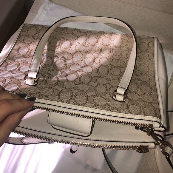 Coach monogram handbag/tote - Picture 5 of 6